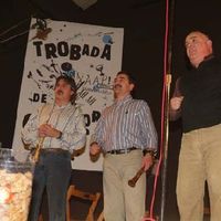 xdz4/xdz4_arg/xdz4_arg_d/xdz4_arg_d428/xdz4_arg_d428_2006-01-12 Espolla -- Trobada/xdz4_arg_d428_2006-01-12_Espolla -- Trobada_tres xicots.JPG