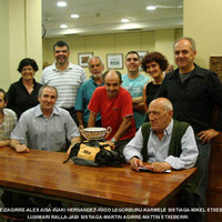 xdz4_arg/xdz4_arg/xdz4_arg_d/xdz4_arg_d509/xdz4_arg_d509_2008-06-20 Bertso Hautatuen lehiaketa afaria/xdz4_arg_d509_2008-04-20-Bertso-hautatuen-lehiaketa-afaria_Bertso Hautatuen afaria-8 (partaideak).jpg