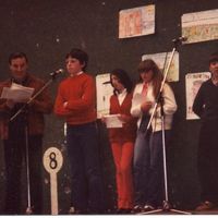 xdz4_arg/xdz4_arg/xdz4_arg_d/xdz4_arg_d119/xdz4_arg_d119_Eskolartekoak I/xdz4_arg_d119_Eskolartekoak I_1981/xdz4_arg_d119_Anaderako_Eskolartekoak I_1981_Apolo besoak 81.jpg