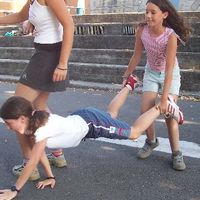 xdz4/xdz4_arg/xdz4_arg_d/xdz4_arg_d233/xdz4_arg_d233_udalekuak2005/2.txanda-Mirenen kamara/xdz4_arg_d233_2005_udalekuak_2. txanda-Mirenen kamara_etxe-txiki udalekuak 028.jpg