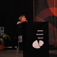 xdz4_arg/xdz4_arg/xdz4_arg_d/xdz4_arg_d553/xdz4_arg_d553_2008/xdz4_arg_d553_2008_2008 txapelketa/xdz4_arg_d553_2008_2008-txapelketa_saioak/xdz4_arg_d553_2008_saioak_Larrabetzu/xdz4_arg_d553_2008_saioak_Larrabetzu_Larrabetzu aurkezlea.jpg