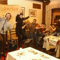 xdz4_arg/xdz4_arg/xdz4_arg_000442/xdz4_arg_000442_052_Tontoarena A. Elosegi.jpg