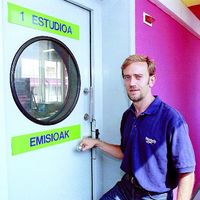 xdz4/xdz4_arg/xdz4_arg_d/xdz4_arg_d322/xdz4_arg_d322_B38 B CD2-argaz.2/xdz4_arg_d322_B38 B CD2-argaz.2_bizkaia irratia2.jpg