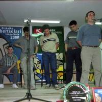 ARRATIALDEKO BERTSOLARI TXAPELKETA (1. 2000) -