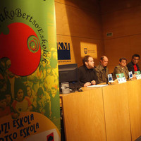 xdz4/xdz4_arg/xdz4_arg_d/xdz4_arg_d535/xdz4_arg_d535_2008-04-15-donostia-gbe-bertso-eskolen-eguna/xdz4_arg_d535_2008-04-15-donostia-gbe-bertso-eskolen-eguna_2008-04-15 donostia gbe bertsoeskolen eguna03.jpg