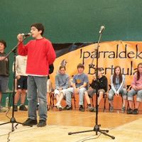 xdz4/xdz4_arg/xdz4_arg_d/xdz4_arg_d430/xdz4_arg_d430_2006-06-02 Miarritze-Bertsulari Ttipi/xdz4_arg_d430_2006-06-02_Miarritze-Bertsulari Ttipi_P1070322.JPG