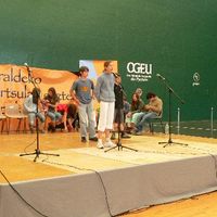 xdz4/xdz4_arg/xdz4_arg_d/xdz4_arg_d430/xdz4_arg_d430_2006-06-02 Miarritze-Bertsulari Ttipi/xdz4_arg_d430_2006-06-02_Miarritze-Bertsulari Ttipi_P1070356.JPG