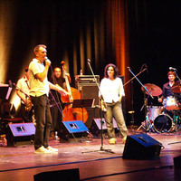xdz4/xdz4_arg/xdz4_arg_d/xdz4_arg_d536/xdz4_arg_d536_2008-07-25-Donostia-Bertso-Jazz/xdz4_arg_d536_2008-07-25-Donostia-Bertso-Jazz_bertsojazz05.jpg
