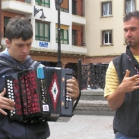 xdz4/xdz4_arg/xdz4_arg_d/xdz4_arg_d406/xdz4_arg_d406_Zarautz Bertso Eguna 2007 uztaila/xdz4_arg_d406_Zarautz Bertso Eguna 2007 uztaila_Txepelketa 2007/xdz4_arg_d406_2007-uztaila_Zarautz Bertso Eguna_2007_Txepelketa_P1010160.JPG