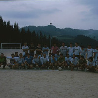 Antzuola, bertsolari eta bertsozaleen arteko futbol partidua 1994 -