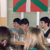 xdz4/xdz4_arg/xdz4_arg_d/xdz4_arg_d507/xdz4_arg_d507_2003-Gipuzkoako-txapelketerako/xdz4_arg_d507_2003-Gipuzkoako-txapelketerako_Jon-Martin/xdz4_arg_d507_2003-Gipuzkoako-txapelketerako_Jon-Martin_Hondarribi bertso bazkaria 2001.jpg