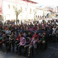 xdz4/xdz4_arg/xdz4_arg_d/xdz4_arg_d428/xdz4_arg_d428_2006-01-15 san Antontxu Taket elkartea/xdz4_arg_d428_2006-01-15_san Antontxu Taket elkartea_Plazea bete-bete.jpg