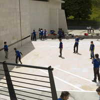 xdz4/xdz4_arg/xdz4_arg_d/xdz4_arg_d533/xdz4_arg_d533_Hasierako-Ginkana-pottokak-xexenak-jolasak/xdz4_arg_d533_Hasierako-Ginkana-pottokak-xexenak-jolasak_Eguerdian pelotan.jpg