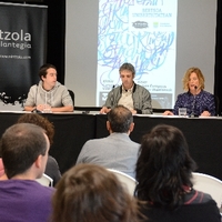 EHU UDAKO IKASTAROAK 2015 : BERTSOA UNIBERTSITATEAN  -  PRENTSAURREKOAK -