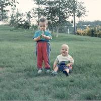 BEÑAT GAZTELUMENDI -  TXIKITAKO ARGAZKIAK -