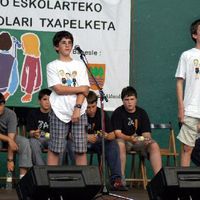 xdz4/xdz4_arg/xdz4_arg_d/xdz4_arg_d178/xdz4_arg_d178_2004-05-28 Zarautz Gip. Esk. Txap/xdz4_arg_d178_2004-05-28_Zarautz Gip. Esk. Txap_Zarautz Gip. Eskolarteko Txap. 2004 (12).JPG