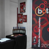 xdz4_arg/xdz4_arg/xdz4_arg_d/xdz4_arg_d553/xdz4_arg_d553_2008/xdz4_arg_d553_2008_2008 txapelketa/xdz4_arg_d553_2008_2008-txapelketa_saioak/xdz4_arg_d553_2008_saioak_Zaldibar/xdz4_arg_d553_2008_saioak_Zaldibar_bazkidetza mahaia.jpg