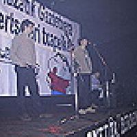 xdz4/xdz4_arg/xdz4_arg_d/xdz4_arg_d132/xdz4_arg_d132_2002-04-00 sariketa plazatik gaztetxera - IRATI/xdz4_arg_d132_2002-04-00_Sariketa plazatik gaztetxera - IRATI_Bertsoak Peru urki.jpg