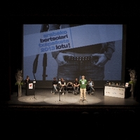 ARABAKO BERTSOLARI TXAPELKETA (11. 2013.) -  FINALA -