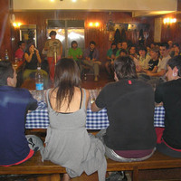 xdz4/xdz4_arg/xdz4_arg_d/xdz4_arg_d450/xdz4_arg_d450_2007-09-04-Zarautz.Lizardi-saria/xdz4_arg_d450_2007-09-04-Zarautz.Lizardi-saria_Lizardi saria 2007 2. kanporaketa bertsolariak eta entzuleak.jpg