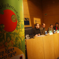 xdz4/xdz4_arg/xdz4_arg_d/xdz4_arg_d535/xdz4_arg_d535_2008-04-15-donostia-gbe-bertso-eskolen-eguna/xdz4_arg_d535_2008-04-15-donostia-gbe-bertso-eskolen-eguna_P4159993.jpg