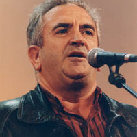 Imanol Lazkanoren lehen planoa kantuan --