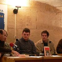 xdz4/xdz4_arg/xdz4_arg_d/xdz4_arg_d345/xdz4_arg_d345_2005-12-15 liburu aurkezpena-XabiPaya/xdz4_arg_d345_2005-12-15_liburu aurkezpena-XabiPaya_P1050097.JPG