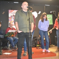 Korrika. Bertso saio musikatua Hendaian