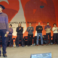 xdz4_arg/xdz4_arg/xdz4_arg_d/xdz4_arg_d290/bertso eskola argazkiak kronika/2001eko Txapelketa Nagusia/Andoni Txapela.jpg