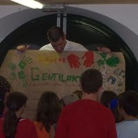 xdz4/xdz4_arg/xdz4_arg_d/xdz4_arg_d233/xdz4_arg_d233_udalekuak2005/2.txanda-Mirenen kamara/xdz4_arg_d233_2005_udalekuak_2. txanda-Mirenen kamara_etxe-txiki udalekuak 001.jpg